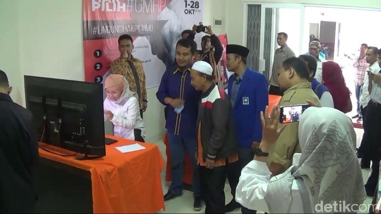 KPU Tasikmalaya Buka 351 Posko Pengaduan yang Belum Masuk DPT KPU Tasikmalaya Buka 351 Posko Pengaduan yang Belum Masuk DPT