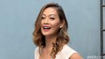 Hot Moms Alert! Indah Kalalo Makin Seksi Aja!