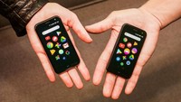 Palm ponsel mini