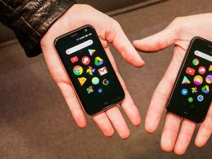 Penampakan Palm, Ponsel Mini buat Ponsel