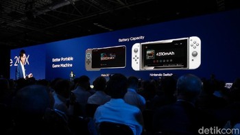Perbandingan baterai Mate 20X dengan Nintendo Switch. Foto: Anggoro Suryo Jati/detikINET