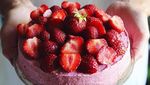 Nyam! Cantiknya Strawberry Cheesecake yang Manis Lembut