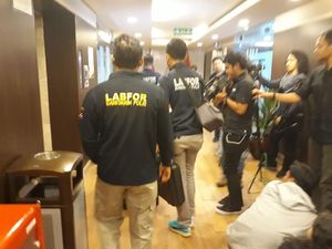 Video: Hujan Peluru ke Gedung DPR, Kok Bisa?