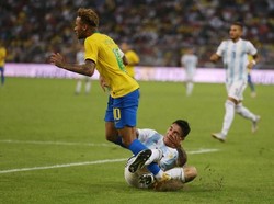 Pertandingan sendiri berjalan keras. ESPN mencatat ada 35 pelanggaran, 21 di antaranya dilakukan oleh Argentina. (Foto: AFP)