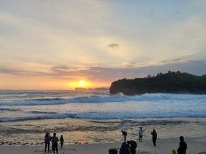 Liburan ke Pacitan, Ini Aneka Pantai Instagramablenya