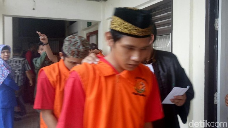 Keluarga Korban Puas Pembunuh Sopir Go-Car Divonis Seumur Hidup Keluarga Korban Puas Pembunuh Sopir Go-Car Divonis Seumur Hidup