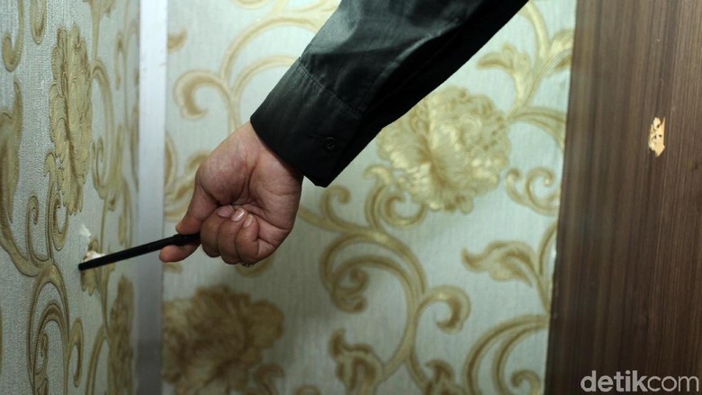 Hujan Peluru Nyasar di DPR Hujan Peluru Nyasar di DPR