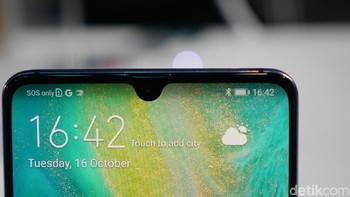 Bagian atas terdapat notch kecil seperti tetesan air. Foto: Anggoro Suryo Jati/detikINET
