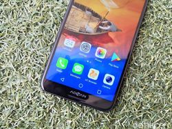 Unboxing Advan G3, Ponsel Bersuara Harman Kardon