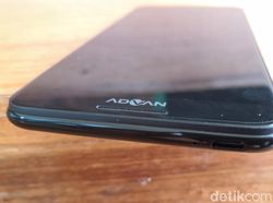 Unboxing Advan G3, Ponsel Bersuara Harman Kardon