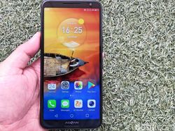 Unboxing Advan G3, Ponsel Bersuara Harman Kardon