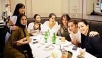 Cantiknya Olla Ramlan Saat Makan Bakmi Bareng Suami