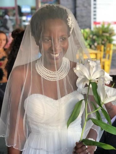 Lulu Jemimah memilih untuk menikahi diri sendiri karena lelah ditanya kapan menikah