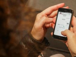 Penampakan Palm, Ponsel Mini buat Ponsel