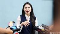 Bahkan ia menyebut bahwa bayaran anaknya yang belum genap berusia satu tahun itu lebih besar dari dirinya. Pool/Ismail/detikFoto.