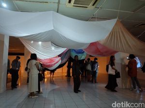 Fenomena di Balik Jilbab di Mata 6 Perupa Perempuan