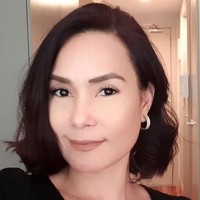 Nenek asal Manila, Filipina ini tetap memesona meski telah memiliki empat anak dan empat cucu. Foto: Facebook