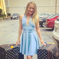 Hal yang dilakukan Maude ternyata cukup ekstrem. Dia mundur dari kontes kecantikan Miss Massachusetts dan mengembalikan mahkota juara Miss Plymouth County 2018 yang dimenangkannya. Semua itu dilakukannya untuk mendukung mereka yang menjadi korban pelecehan. Foto: Instagram @maudernliving