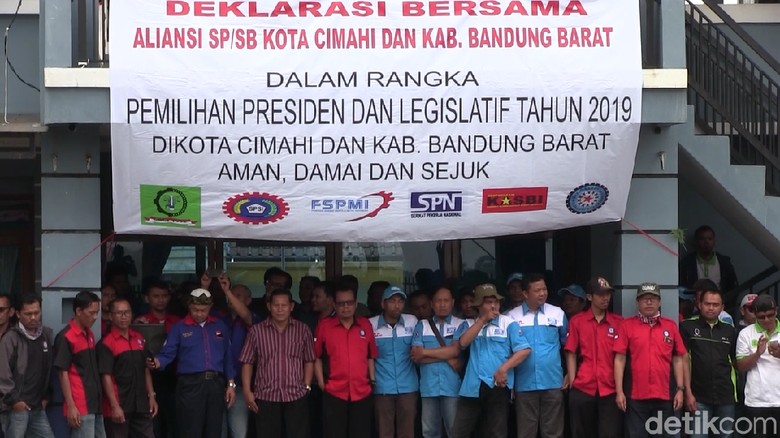 Ratusan Buruh di Cimahi-Bandung Barat Serukan Pemilu 2019 Damai Ratusan Buruh di Cimahi-Bandung Barat Serukan Pemilu 2019 Damai