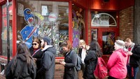 Orang Kanada juga dapat memesan produk ganja melalui situs web yang dikelola oleh provinsi atau peritel swasta dan mengirimkannya ke rumah mereka melalui pos. (Foto: Dok. REUTERS/Christinne Muschi)