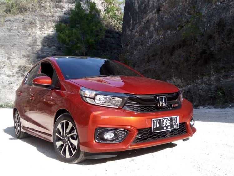 Menjajal Si Imut Honda Brio