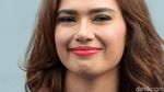 Pensiun dari Modelling, Catherine Wilson tampil Tertutup?