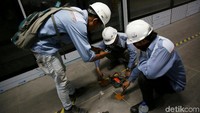 Stasiun akan terintegrasi dengan halte busway yang berjarak sekitar 110 meter.