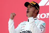 Lewis Hamilton Ungkap 2 Makanan yang Jadi Camilan Favoritnya