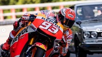 Tackling Hakone Turnpike!✊🏼 Dont try this at home/road😅 @redbull #HakoneTurnpike, tulis Marquez dalam video unggahannya tersebut. Foto: Instagram/motogp