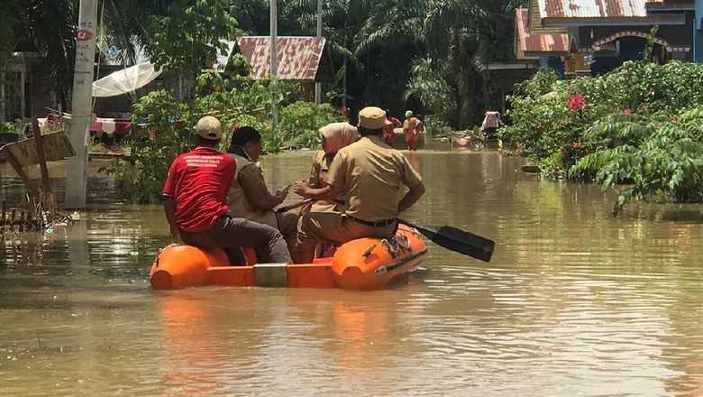 Banjir Landa 3 Desa di Pidie Aceh Banjir Landa 3 Desa di Pidie Aceh