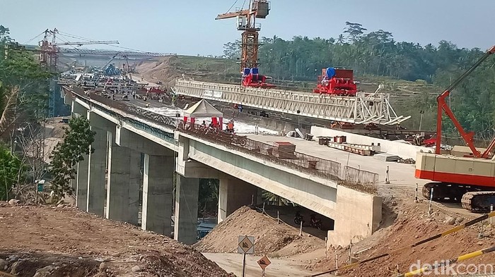 PT Jasamarga Solo Ngawi saat ini telah mengebut pekerjaan proyek  jembatan yang dirancang khusus tahan gempa. Tak tanggung-tanggung, jembatan yang di sub kan pengerjaannya ke PT. Waskita Karya memiliki kekuatan penuh tahan gempa hingga seribu tahun.