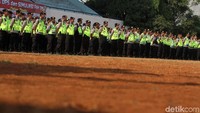 Ribuan personel dari Polres Metro Jakarta Barat disiapkan.