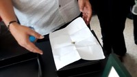 Peluru yang menembus dinding ruangan Effendi Simbolon (Foto: Dok. Istimewa)