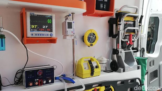 Menengok Armada Mobil Ambulans, Mana yang Paling Lengkap?