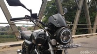 Modifikasi ini sendiri terinspirasi dari desain motor klasik Honda CB1100. Foto: Ridwan Arifin/detikOto