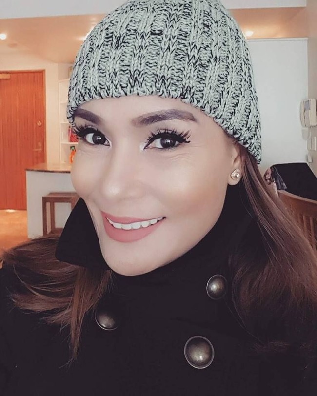 Wanita berusia 50 tahun ini juga kerap menghabiskan waktunya bersama keluarga dan cucu-cucunya. Foto: Facebook