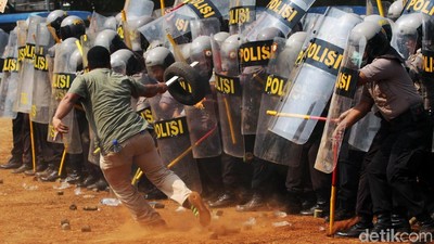 Simulasi Pengamanan Pemilu di Jakarta Barat