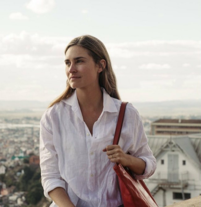Ibu dua anak ini kini disibukkan menjadi ibu dan mengurus yayasan amalnya.  Foto: Instagram (@laurenblauren)