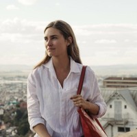 Ibu dua anak ini kini disibukkan menjadi ibu dan mengurus yayasan amalnya.  Foto: Instagram (@laurenblauren)