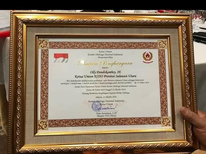 Gubernur Sulut Raih Penghargaan Karena Berhasil Bina Atlet Gubernur Sulut Raih Penghargaan Karena Berhasil Bina Atlet
