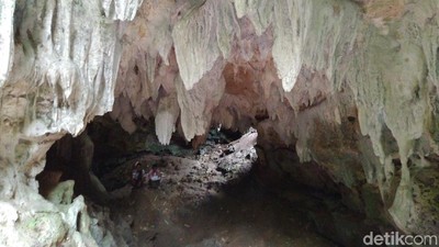 Foto: Gua yang Konon Tak Berujung di Ciamis