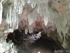 Foto: Gua yang Konon Tak Berujung di Ciamis