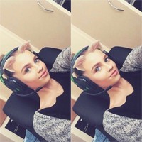 Di akun Instagram-nya, wanita ini menyebutkan jika ia suka bermain game, Xbox, dan PS4. Ia semakin menarik perhatian para pria karena wajah yang cantik. Wanita bernama Josie ini belakangan kerap bermain Overwatch. Foto: Instagram @aurorxaa