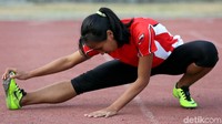 Meski lahir dengan kondisi yang kurang sempurna, orang tua Arianti tak membedakan dirinya dengan anak-anak sebayanya dan kakaknya.