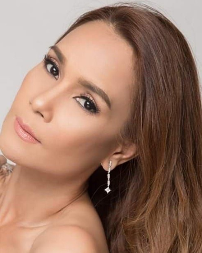 Kenalan dengan Babylyn Decena Newfield, wanita yang dijuluki nenek tercantik sejagat asal Filipina. Foto: Facebook