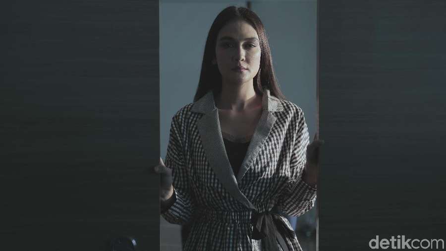Luna Maya Sang Ratu Horor, Marsha Aruan hingga Catherine 