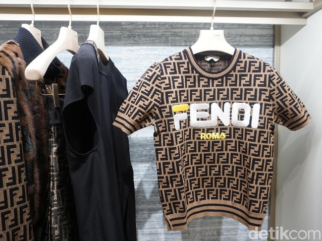 Butik Fendi di Plaza Indonesia memiliki koleksi yang lebih lengkap, mencakup koleksi busana siap pakai atau ready to wear. (Foto: Daniel Ngantung/Wolipop)