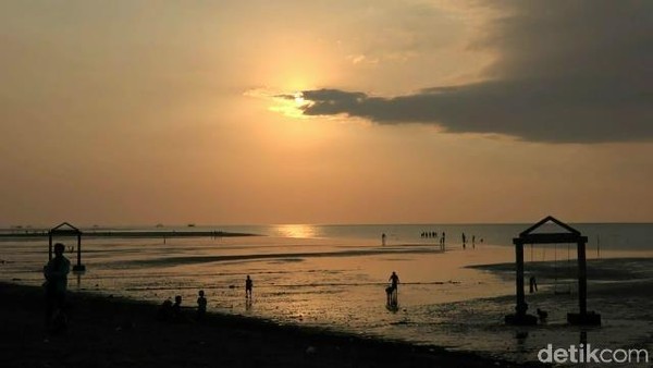 Foto: Sunset nan Syahdu di Pantai Duta