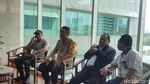 Foto: Ruangan Fraksi PDIP Disisir Polisi Terkait Peluru Nyasar