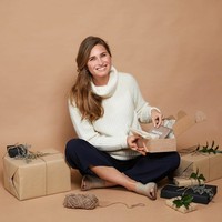 Lauren pun sempat merambah industri fashion dengan menjadi desainer. Keponakan presiden Amerika George W Bush itu memang lulusan dari sekolah fashion. Foto: Instagram (@laurenblauren)